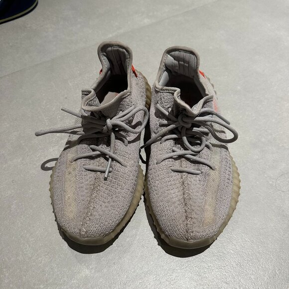 yzy grey and orange - Picture 1 of 3